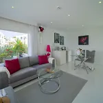 Lani's De Luxe - Adults Only 5*