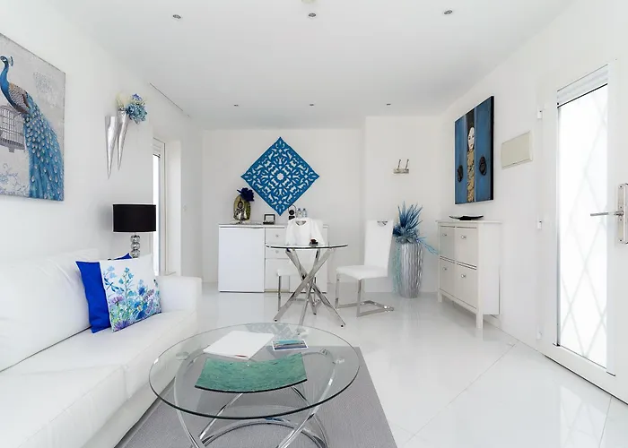 Lani's De Luxe - Adults Only 5*