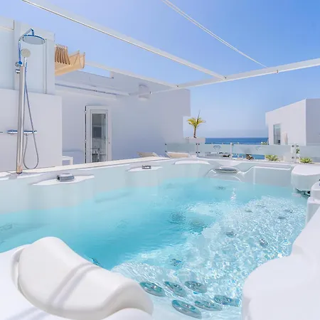 Отель Lani's De Luxe - Adults Only